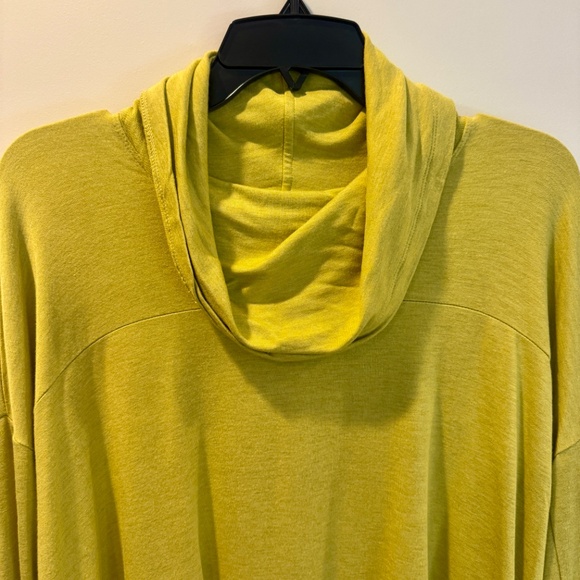 cabi Ease Turtleneck, #4193, S, EUC, Bright Moss - Picture 3 of 10